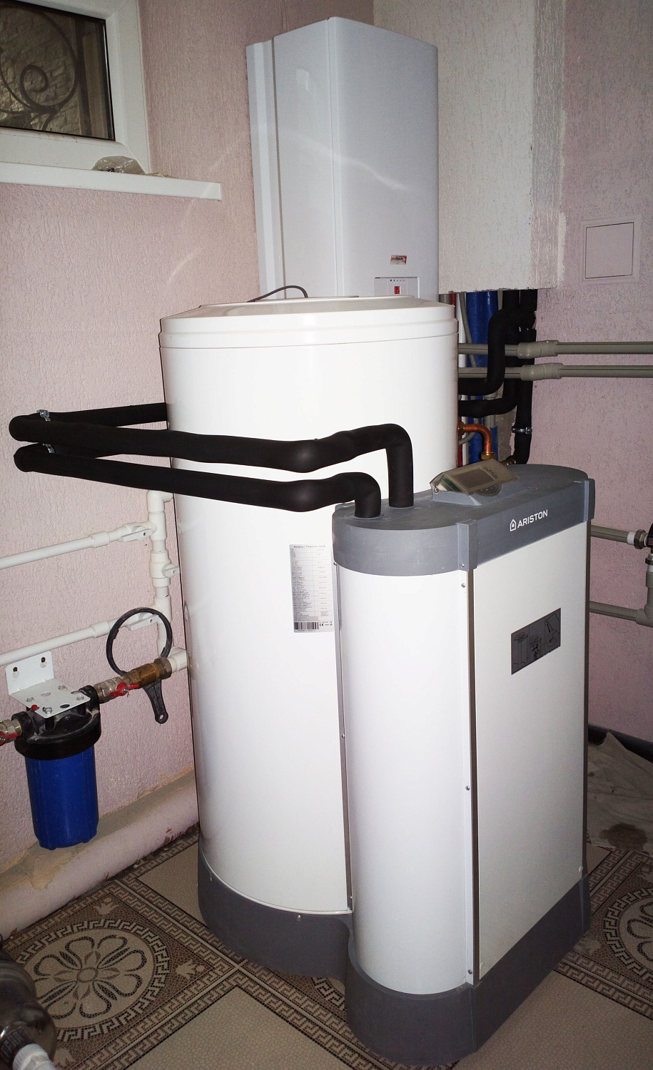 Монтаж солнечных коллекторов и тепловых насосов